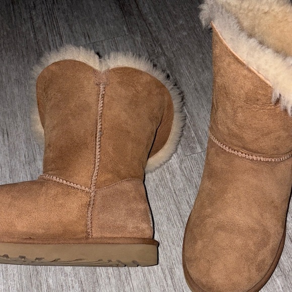 UGG Bailey buckle ankle boots tan suede w Cream sheepskin wool lining - Picture 10 of 12